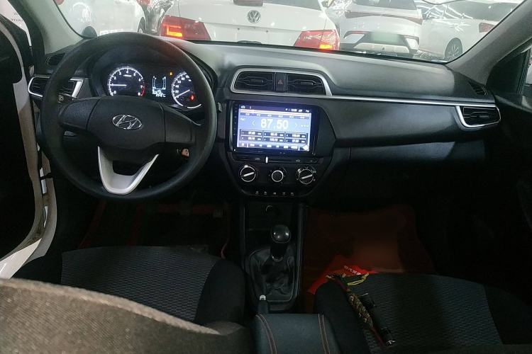 Used Hyundai Verna (older generation) 2017 1.4L Manual Refreshed Version China V Standard Interior 2