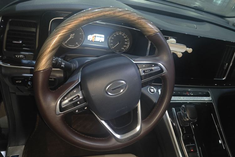 Used GAC Trumpchi M8 2021 Revised Version Lingxiu Series 390T Luxury Edition Steering Wheel