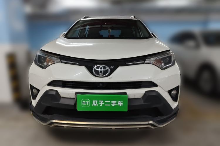 Used Toyota RAV4 2016 2.0L CVT Two-Wheel Drive Fashion Edition China V Standard Front