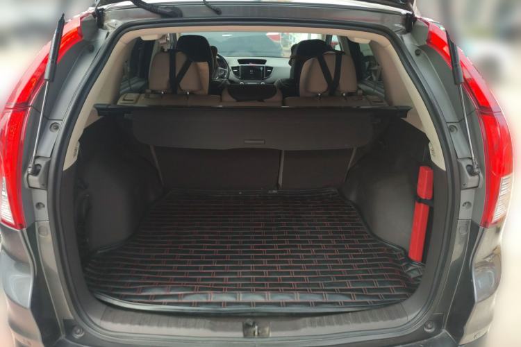 Used Honda CR-V 2012 2.4L four-wheel drive luxury version Trunk