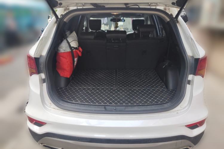 Used Hyundai Santa Fe 2017 2.0T Automatic All-Wheel Drive Smart 7-Seater