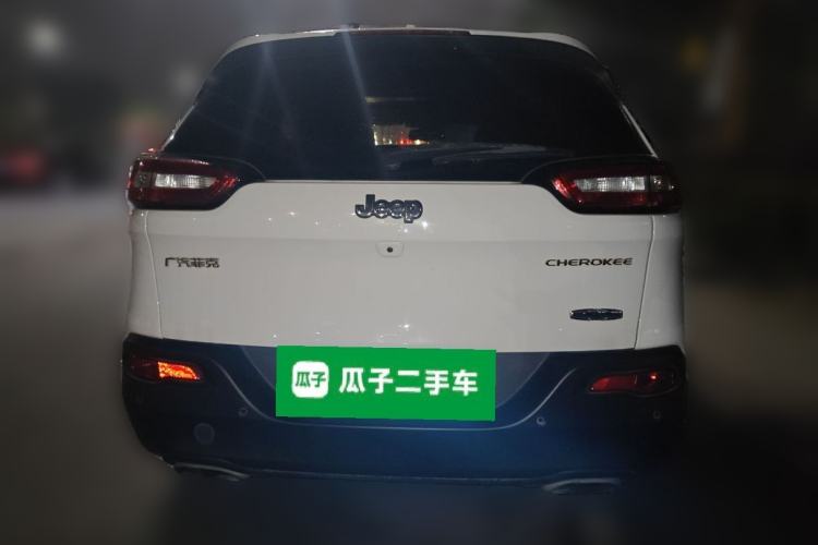 Used Jeep Cherokee 2016 2.4L Leading Smart Version
