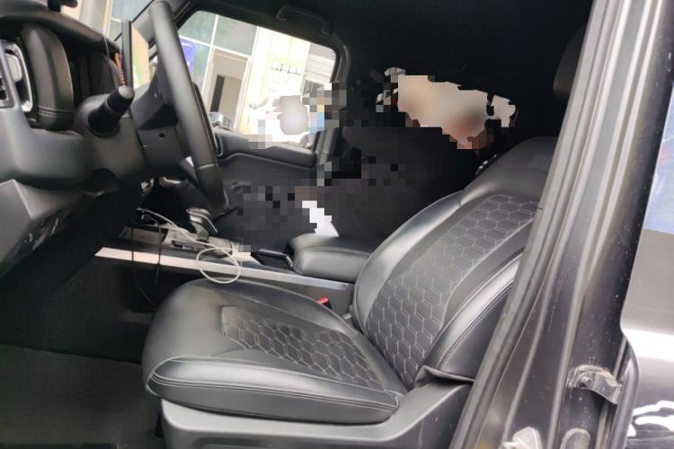 Used 212 T01 2024 2.0T Mechanic
