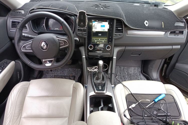 Used Renault Koleos 2017 2.5L Four-Wheel Drive Premium Edition Center Console