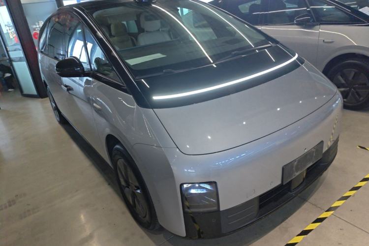 Used Li Auto MEGA 2024 Ultra Model
