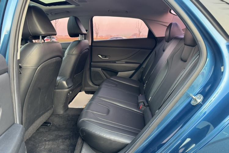 Used Hyundai Elantra 2021 1.5L CVT LUX Prestige Edition
