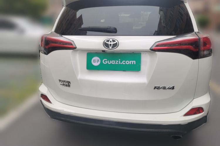 Used Toyota RAV4 2019 2.0L CVT Two-Wheel Drive Luxury Version China VI Standard