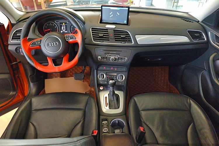 Used Audi Q3 2015 35 TFSI Comfort Model Center Console