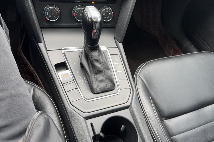 Used Volkswagen Lamando 2019 230TSI DSG Fashion Edition China VI
