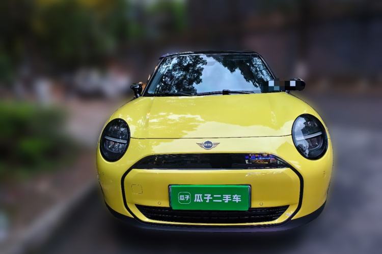 Used MINI Electric COOPER 2024 456km COOPER E Classic Edition Front