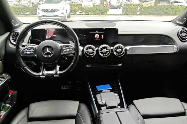 Used Mercedes-Benz GLB AMG 2021-Year Restyled AMG GLB 35 4MATIC Center Console