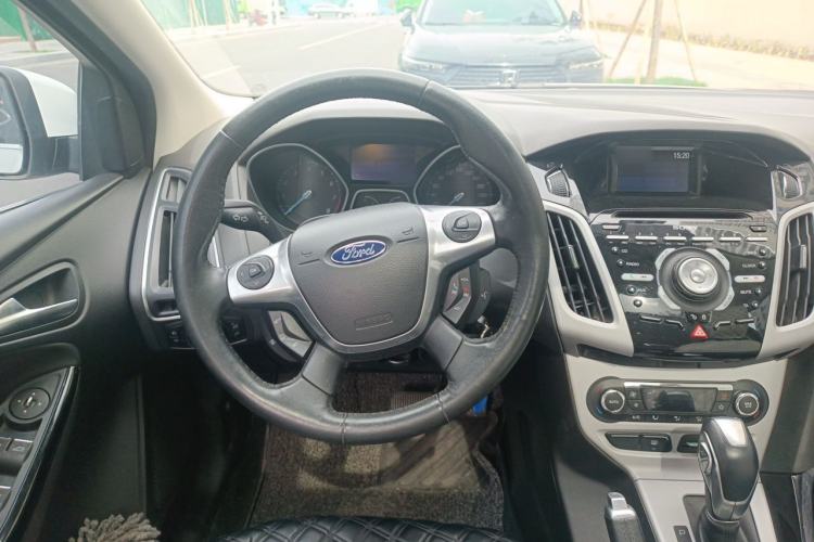 Used Ford Focus 2012 Hatchback 2.0L Automatic Luxury Sport Model
