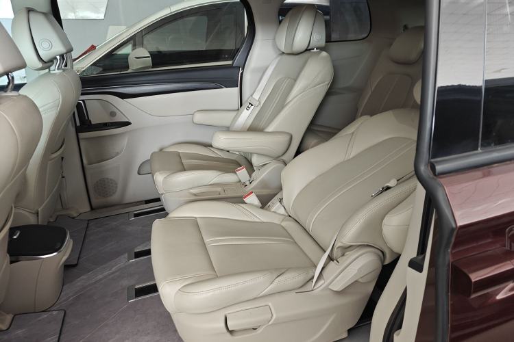 Used Buick GL8 2022 ES Landtrek 653T Comfort Edition