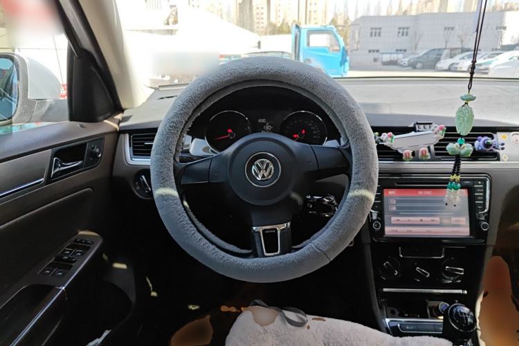 Used Volkswagen Bora 2014 1.6L Manual Fashion Edition
