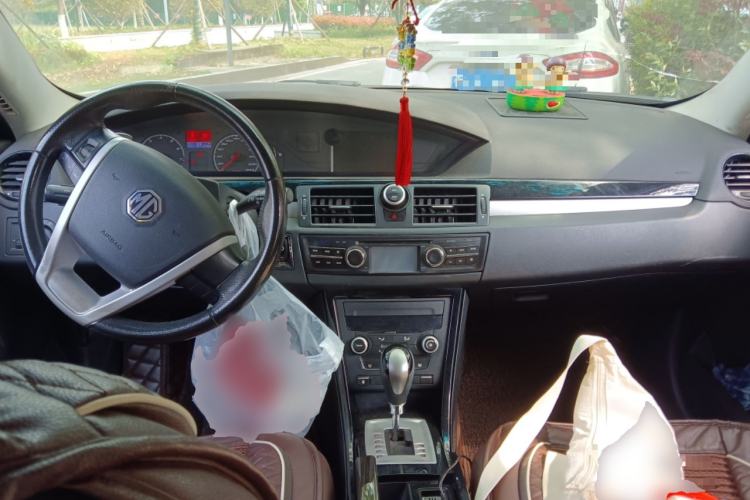 Used MG 6 2010 Hatchback 1.8L Automatic New Year Edition Center Console