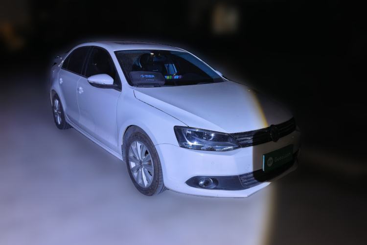 Used Volkswagen Sagitar 2014 Revised Version 1.4TSI Automatic Luxury Edition Front Right 45 Deg