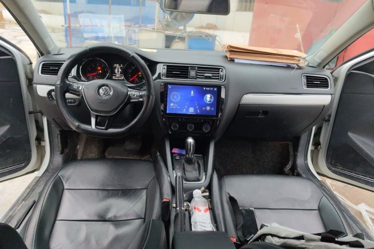 Used Volkswagen Sagitar 2018 280TSI DSG Comfort Model Center Console