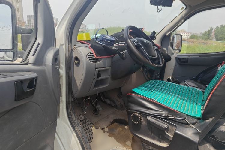 Used SAIC MAXUS Xintu V80 2019 2.5T Classic Version 6-Speed Manual – Aoyuntong Modified Long Wheelbase Mid-Height 7-Seater