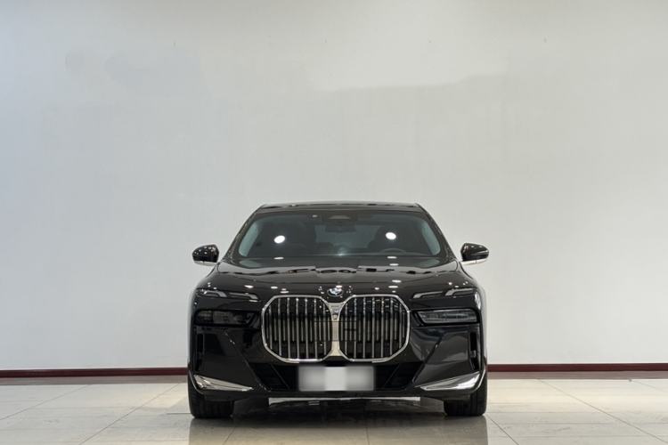 Used BMW 7 Series 2023 735Li M Sport Package Exterior 5