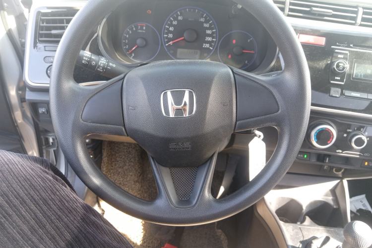 Used Honda City 2015 1.5L manual luxury edition
