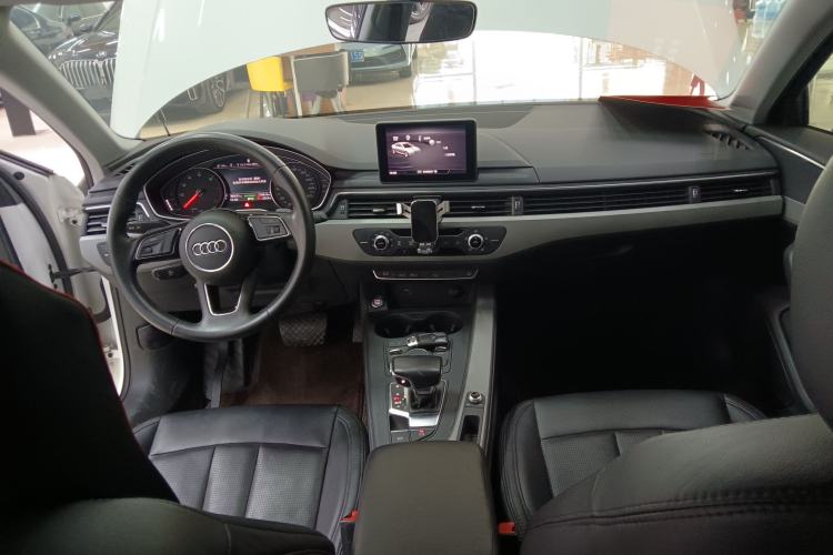 Used Audi A4L 2019 40 TFSI Ambition China VI
