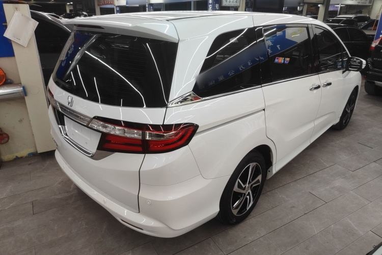 Used Honda Odyssey 2015 Revised 2.4L Luxury Edition