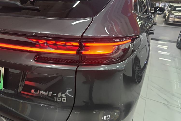 Used CHANGAN UNI-K iDD 2022 Blue Whale iDD 130km 1.5T Excellence Model
