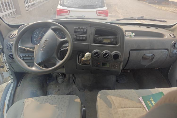 Used Iveco Power Daily 2017 2.5T Classic A32 Mid-Roof 6-7 Seater Bus 47Z5
