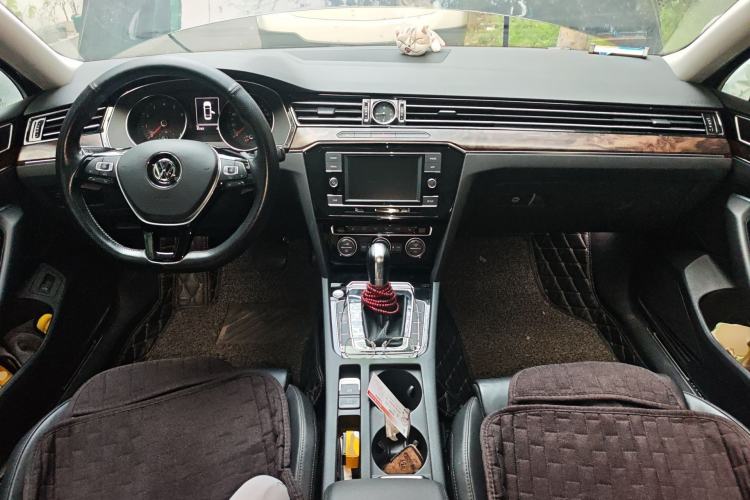 Used Volkswagen Magotan 2018 Facelift 380TSI DSG Luxury Version Center Console