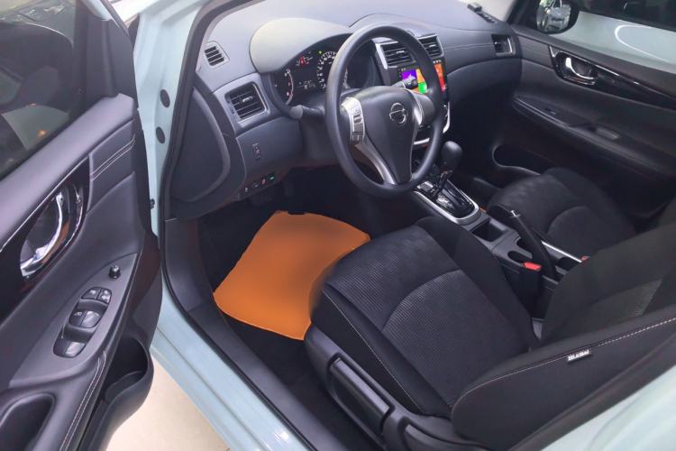 Used Nissan Tiida 2024 1.6L CVT Cool Dynamic Edition Driver Seat