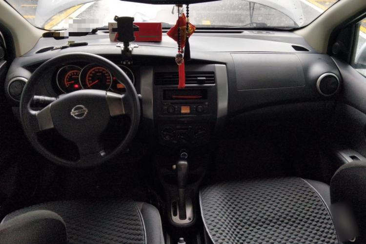 Used Nissan Livina 2008 Jingrui 1.6L Automatic Smart Edition Center Console