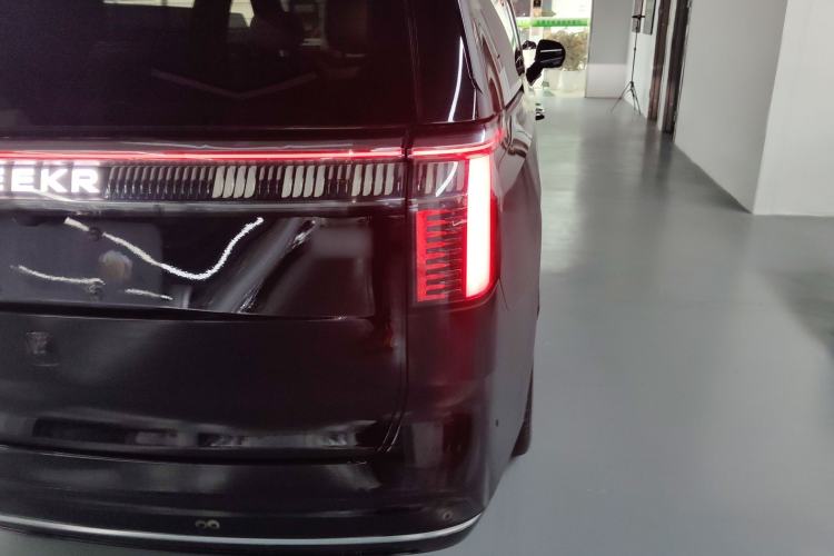 Used Zeekr 009 2022 WE Edition Right Rear Taillight