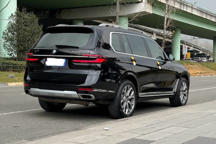 Used BMW X7 2023 xDrive40i Luxury Package with Leading Features