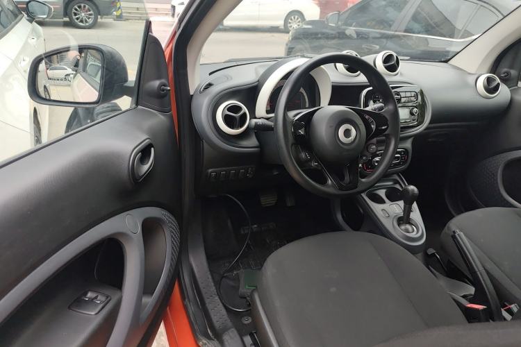 Used smart fortwo 2015 1.0L 52 kW hardtop Dynamic version Steering Wheel