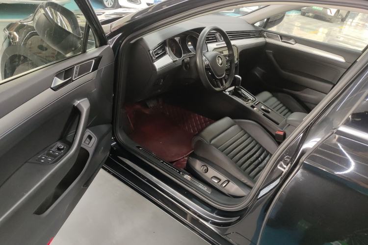 Used Volkswagen Magotan 2019 330TSI DSG Leading Model China VI Standard
