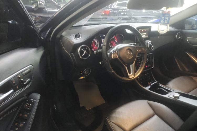 Used Mercedes-Benz GLA 2015 GLA 200 Fashion Model
