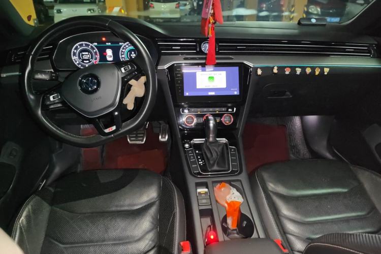 Used Volkswagen FAW-Volkswagen CC 2019 330TSI Glamour Edition China V Standard Center Console