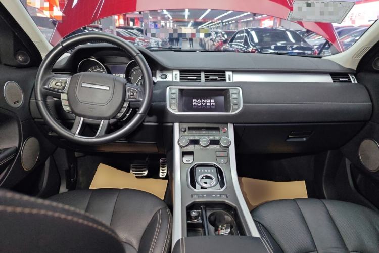 Used Land Rover Range Evoque 2013 2.2T 5-Door Diesel Edition Center Console