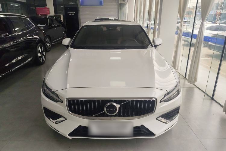 Used Volvo S60 2023 B4 Zhiyuan Luxury Edition