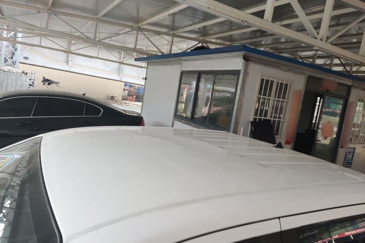 Used Nissan Navara 2017 2.5L Automatic 2WD Luxury Edition QR25
