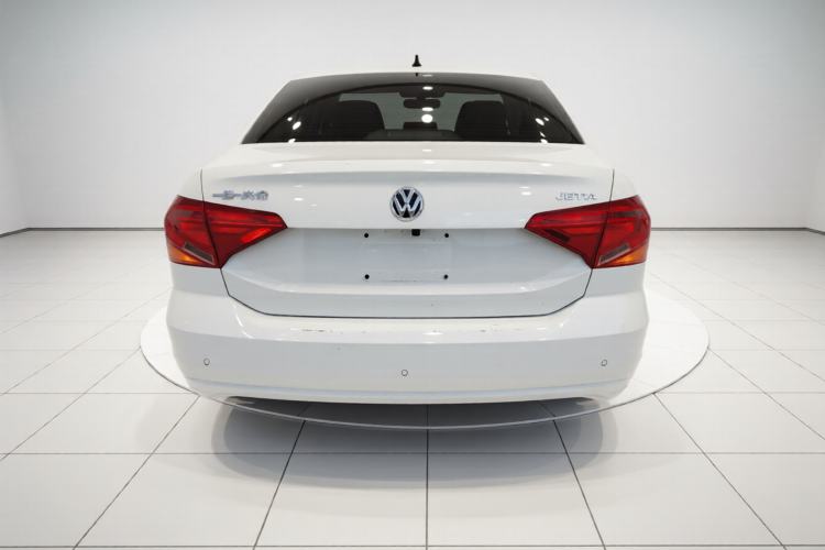 Used Volkswagen Jetta 2019 Dream Edition 1.4L Manual Fashion Version
