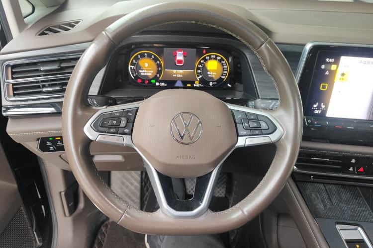 Used Volkswagen Viloran 2023 330TSI Luxury Edition
