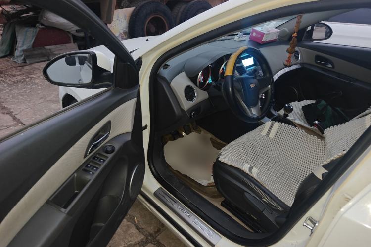 Used Chevrolet Cruze 2011 1.6L SE MT Transformers Edition