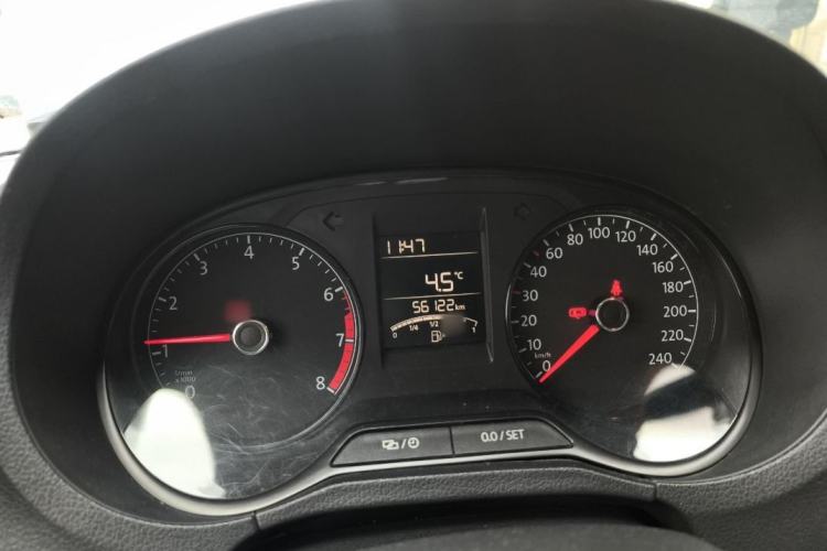 Used Volkswagen Polo 2016 1.4L Manual Fashion Model Interior 1