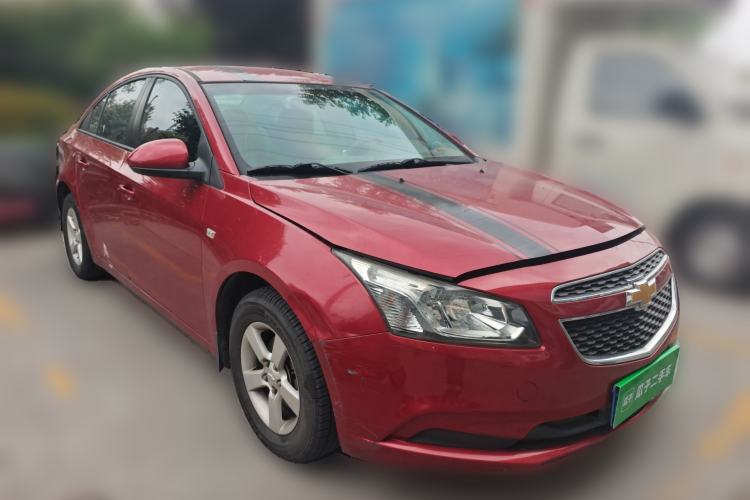Used Chevrolet Cruze 2015 1.5L Classic SL MT Front Right 45 Deg