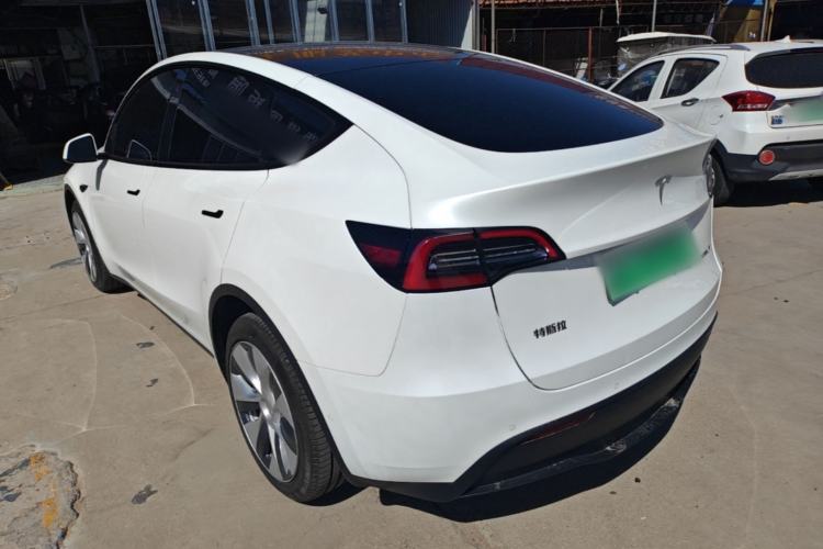 Used Tesla Model Y 2022 Long-Range All-Wheel-Drive Version