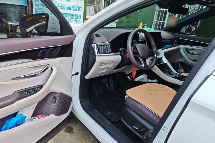 Used BYD Song PLUS New Energy 2025 DM-i 112KM Prestige Model Driver Seat