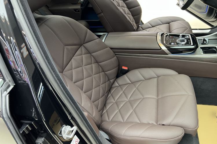 Used BMW 7 Series 2023 740Li Leading Edition Luxury Package
