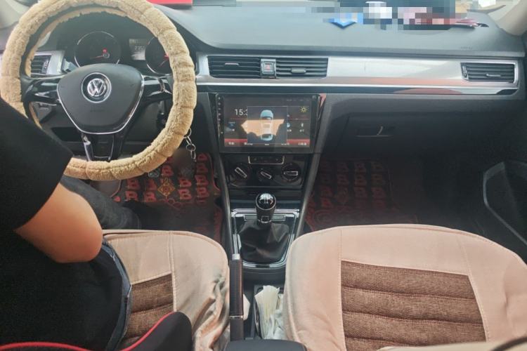 Used Volkswagen Bora 2016 1.6L Manual Comfort Model Headliner