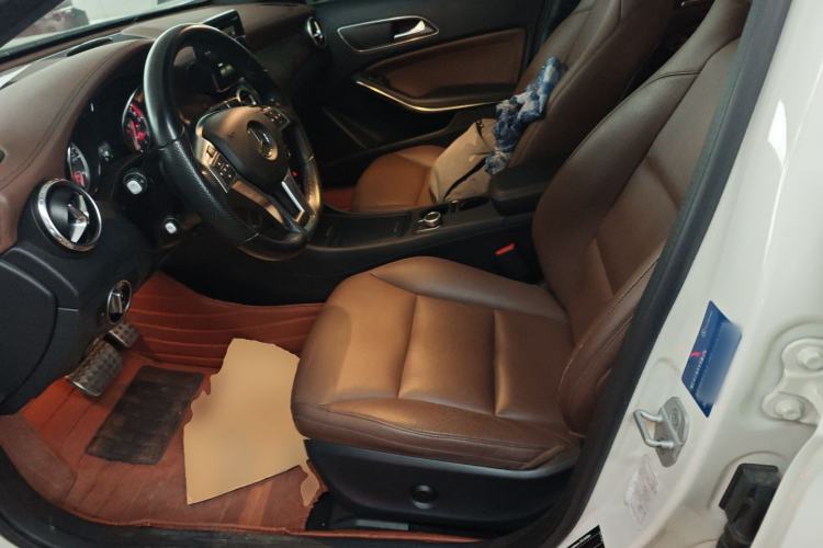 Used Mercedes-Benz GLA 2015 GLA 260 4MATIC Left Front Seat